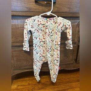 Magnetic Me 0-3 months